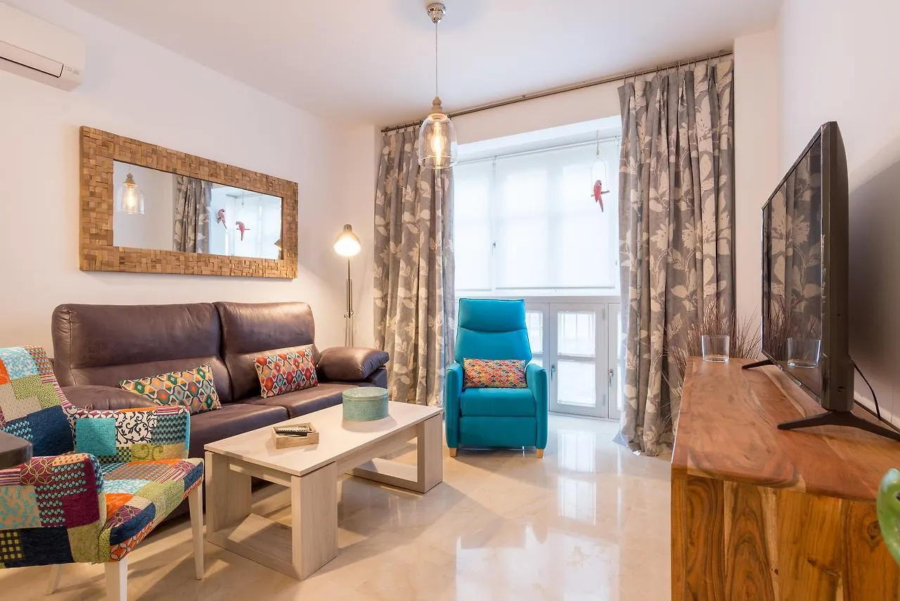 Del Parque Flats Alamos Parrot Apartment Malaga