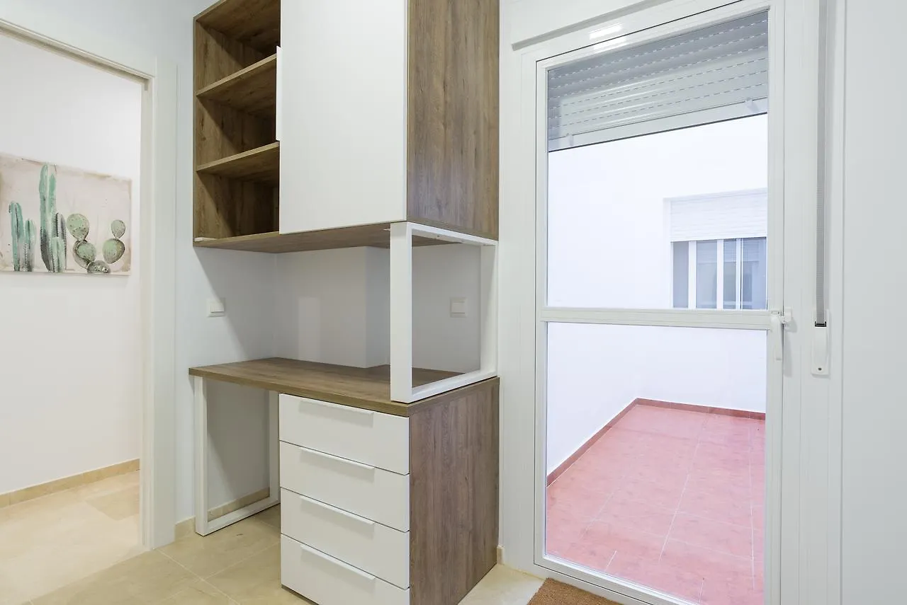 Del Parque Flats Alamos Parrot Apartment Malaga