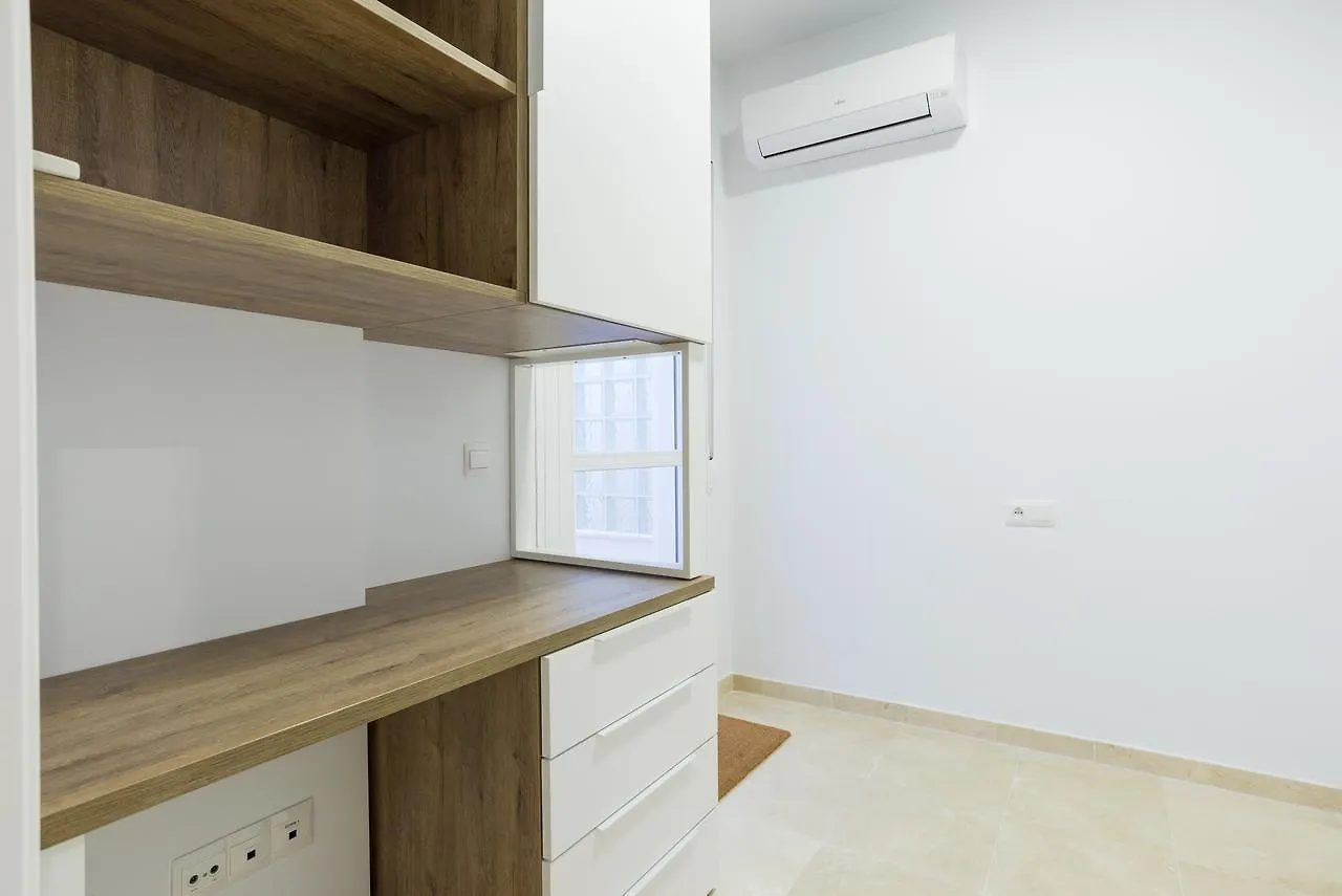 Del Parque Flats Alamos Parrot Apartment Malaga