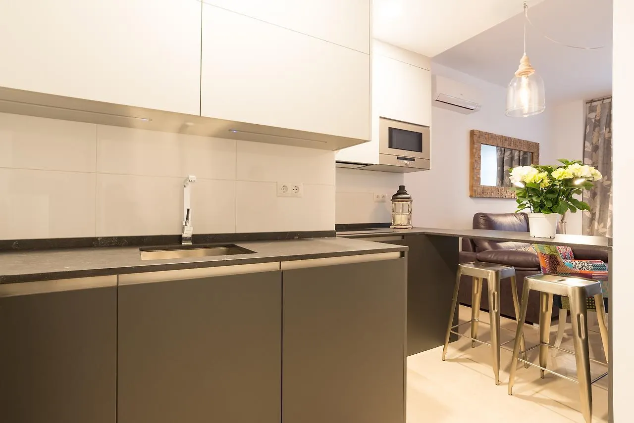 Del Parque Flats Alamos Parrot Apartment Malaga