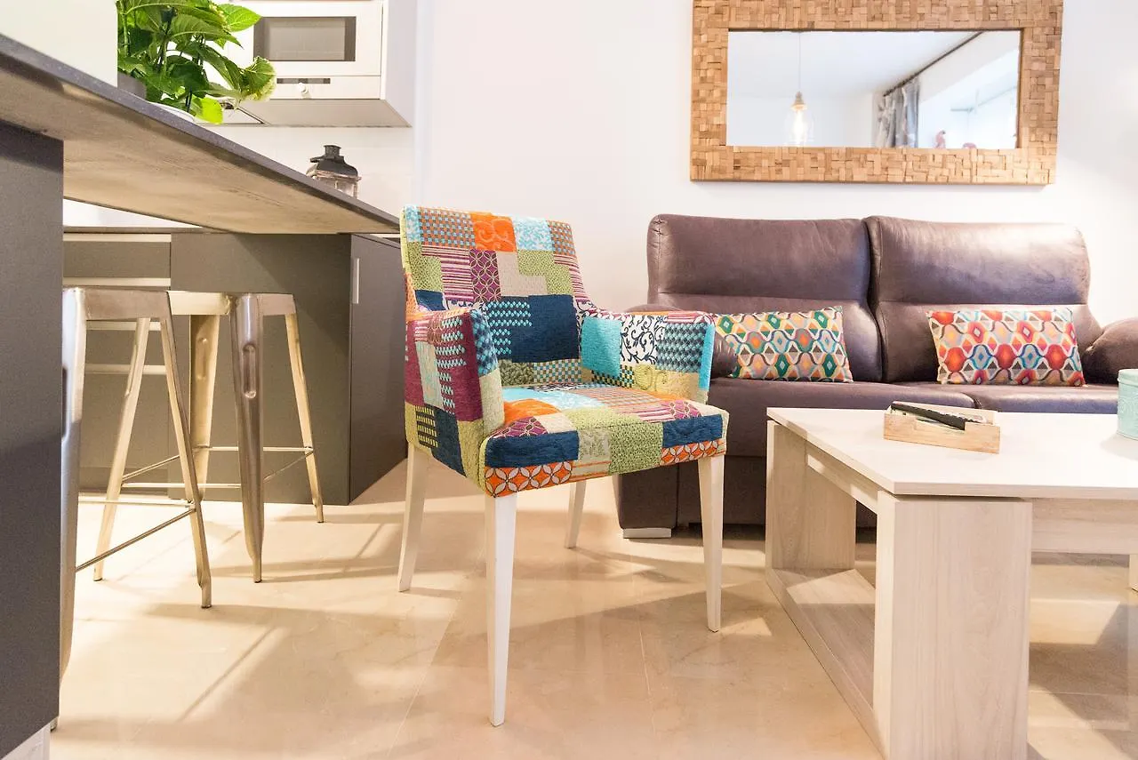 Del Parque Flats Alamos Parrot Apartment Malaga