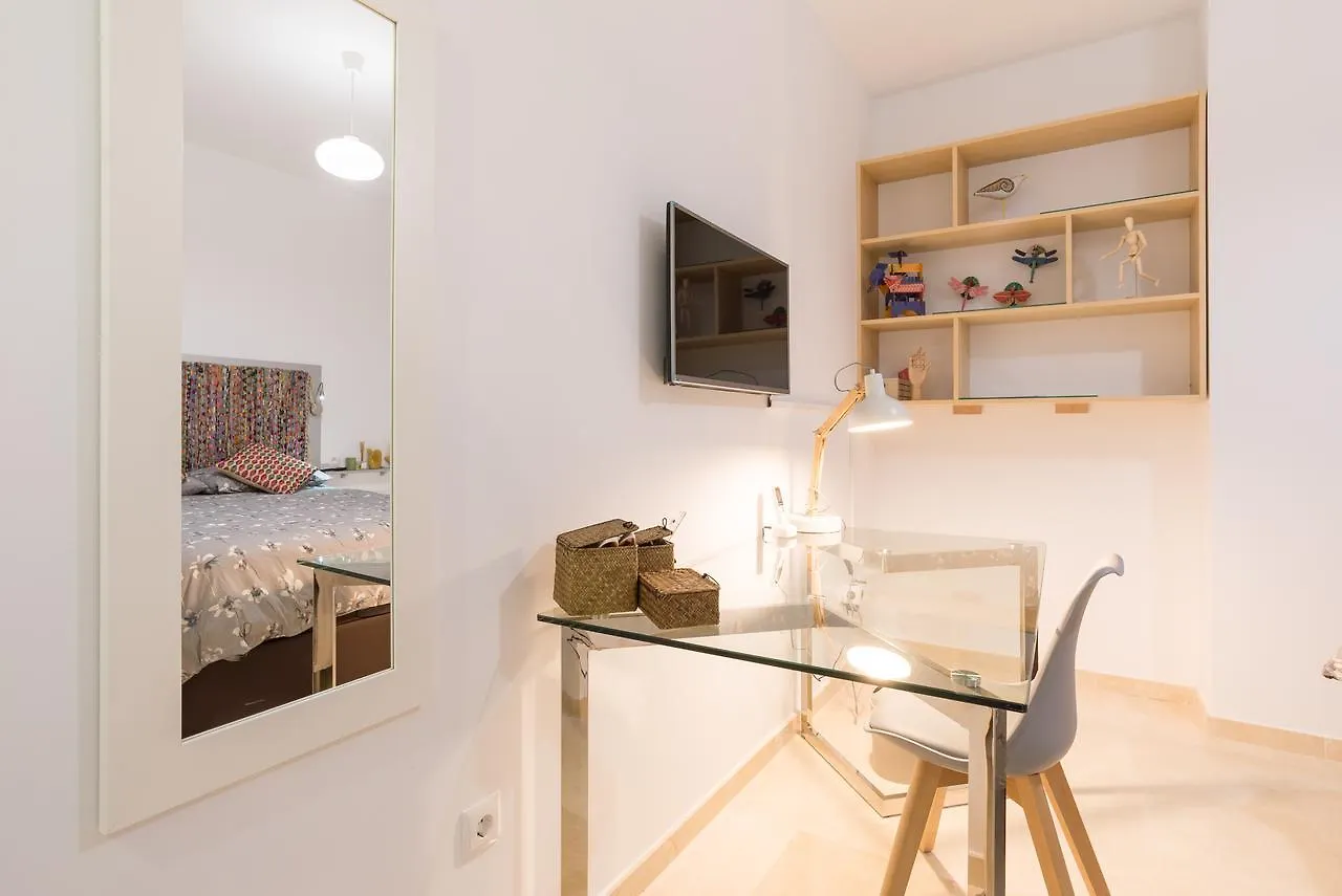 Del Parque Flats Alamos Parrot Apartment Malaga